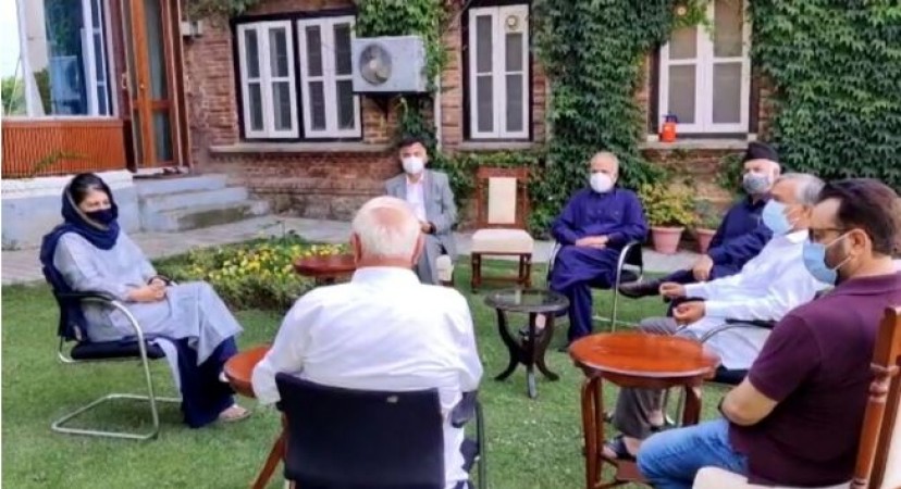 श्रीनगर में पीएजीडी की बैठक में बताया गया राज्य का हाल