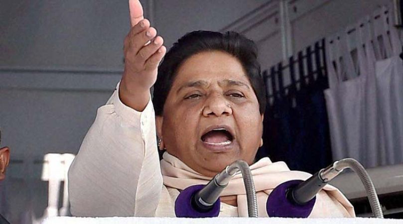 Mayawati threatens to resign amid Parliament chaos