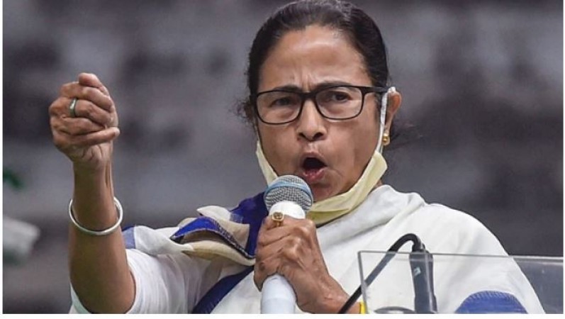 Mamata condemns attack on Twitter, says govt trying to control everyone they can't manage