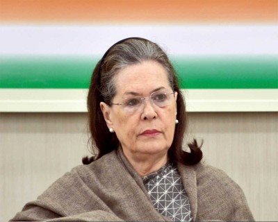 Modi govt explicitly embraces Privatisation, instead of Disinvestment, Says Sonia Gandhi