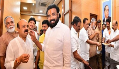 कर्नाटक बीजेपी ने 4 राज्यों में पार्टी की जीत पर मनाया जश्न