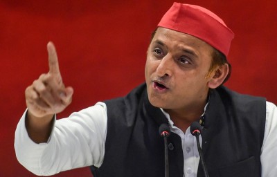 'There is no chaos as population increases...', Akhilesh gives knowledge to Yogi on population control