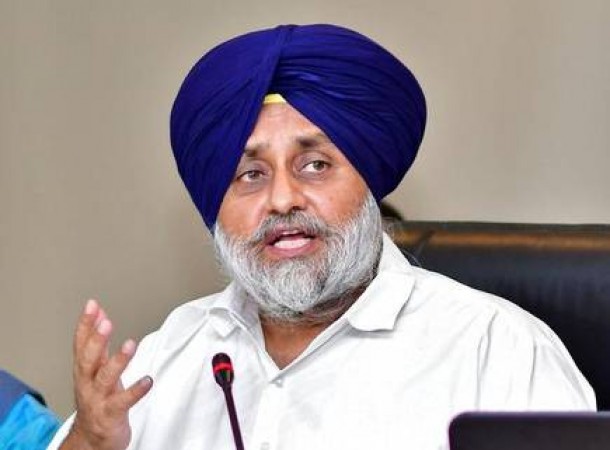 Sukhbir Singh Badal slams CM Amrinder Singh over new Agriculture law
