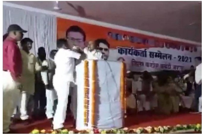 Chhattisgarh CM Baghel  reacts,  Clash between Congress workers in 'unfortunate'