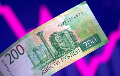 Russian Ruble Shows Modest Recovery Against Dollar and Euro, Here's Why