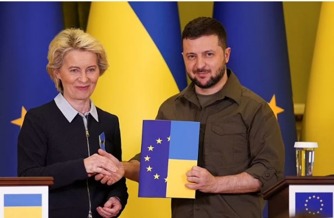 यूरोपीय आयोग के राष्ट्रपति उर्सुला वॉन डेर लेयेन ने यूक्रेन का दौरा किया