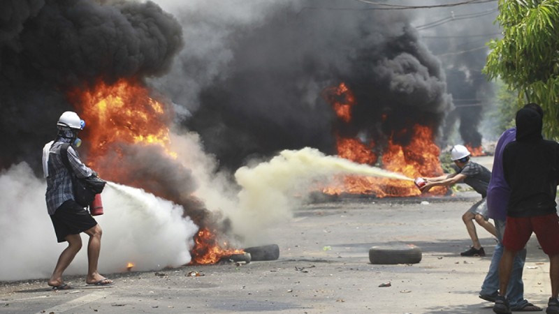 म्यांमार में सुरक्षा बलों ने प्रदर्शनकारियों पर की गोलीबारी, एक ही दिन में 82 लोगों की गई जान