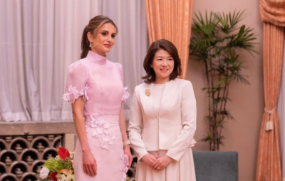Jordan's Queen Rania meets the wife of Japan's Prime Minister