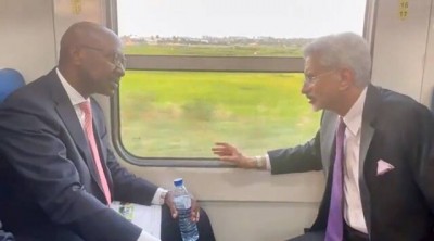 EAM Jaishankar takes a ride in Mozambique’s ‘Made in India’ train
