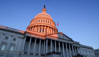 अमेरिकी सीनेट ने  स्टॉपगैप बिल को मंजूरी दी