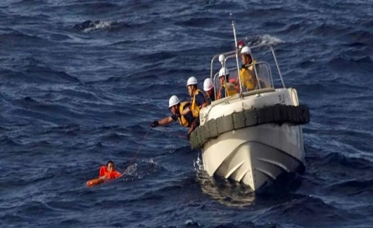 दक्षिण कोरिया में द्वीप के पास जहाज डूबा, 17 लोग  बचाए गए