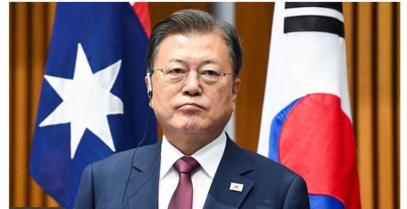 Moon Jae-in urges readiness over Omicron spread.