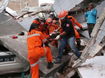 Indonesian tsunami rescue efforts resume as country marks 2004 disaster, death toll  climbes 429