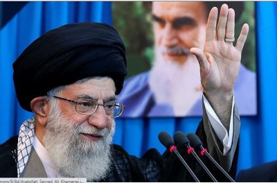 ईरान के शीर्ष नेता ने पश्चिमी मीडिया के खिलाफ जवाबी कार्रवाई की मांग की