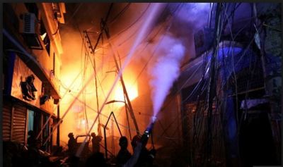 Bangladesh:56 people died in a huge fire on chemical warehouses
