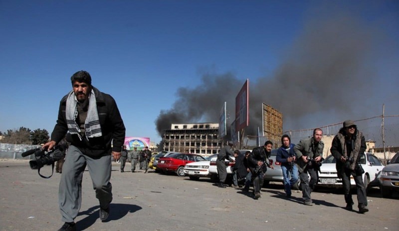 79% अफगान पत्रकारों ने जीवित रहने के लिए अपना पेशा छोड़ दिया