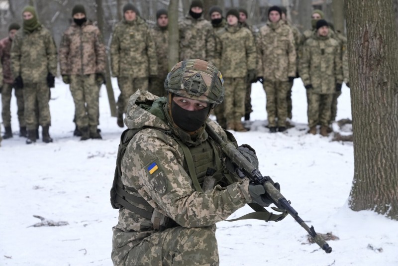 यूक्रेन तनाव के बीच नाटो ने पूर्वी यूरोप में अपनी उपस्थिति मजबूत की