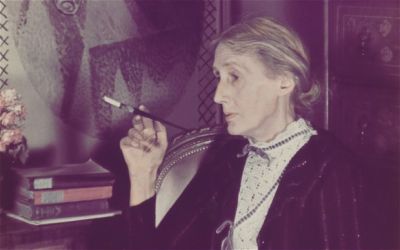 Google Doodle Celebrates Virgina Woolf's b’day with falling autumn leaves