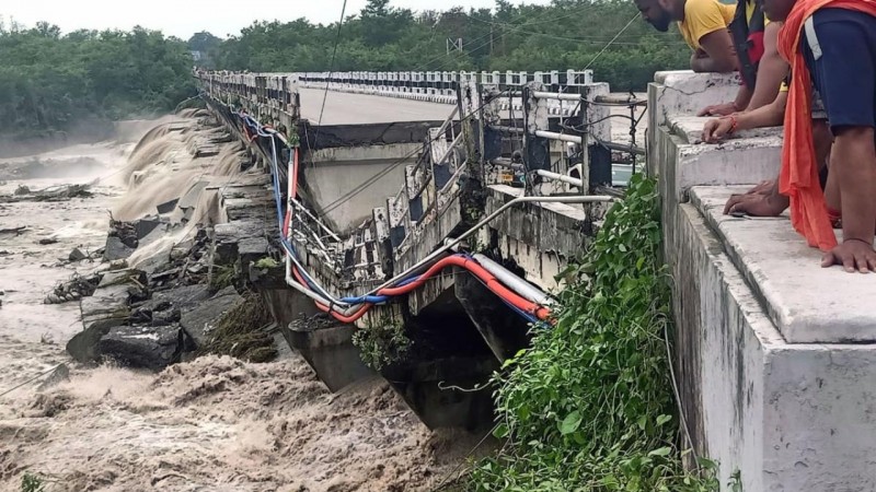 Heavy Rain Claims 18 lives in This Country