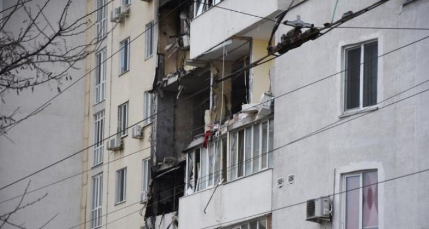 Ukraine claims Russian Missiles Kill 21 in Residential Area in Odessa