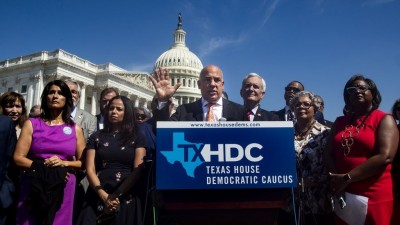 टेक्सास डेमोक्रेट्स ने मतदान कानून को अवरुद्ध करने के लिए नेताओं को दी गिरफ्तारी की धमकी