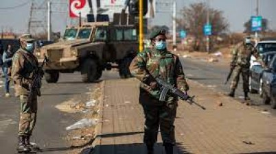 दक्षिण अफ्रीका में अशांति के बाद 25,000 सैनिकों को तैनात करेगी सरकार