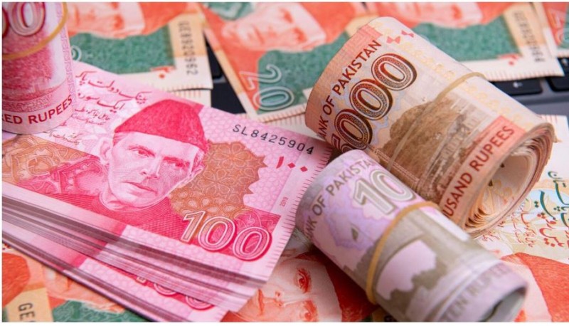 पाकिस्तानी रुपया में लगातार हो रही गिरावट,विदेशी मुद्रा भंडार भी हो रहा कम
