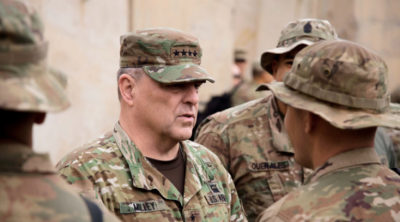 A senior US general visits Syrian troops