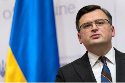 यूक्रेनी विदेश मंत्री  ने यूरोपीय देशों से रूसी जहाजों के लिए अपने सभी बंदरगाहों को बंद करने का आह्वान किया