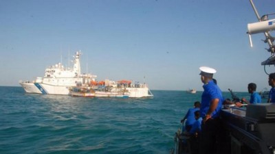 श्रीलंकाई नौसेना ने 54 भारतीय मछुआरों को किया गिरफ्तार