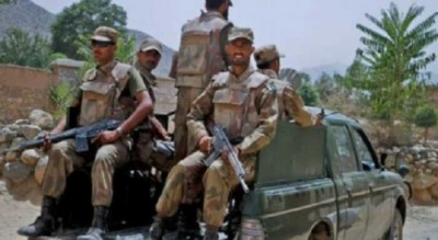 पाकिस्तान में पुलिस ने आईएस से जुड़े आतंकी कमांडर को मार गिराया