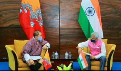 जयशंकर ने कोलंबो में नेपाल के विदेश मंत्री से मुलाकात की