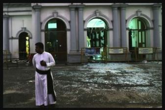 Sri Lankan Catholics cancel Sunday mass over new bomb threats