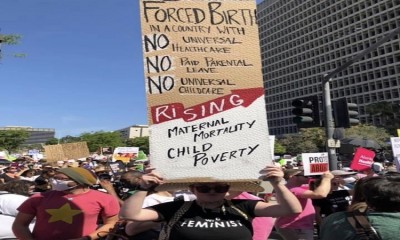 लॉस एंजिल्स: गर्भपात समर्थक अधिकारों के लिए हजारों लोगो ने रैली जी
