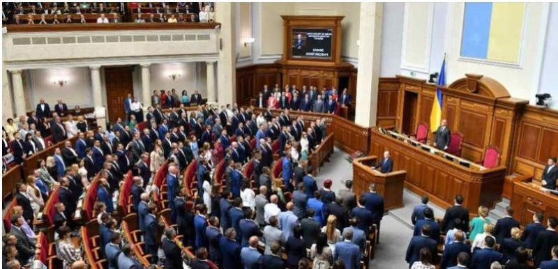 यूक्रेन की  संसद ने मार्शल लॉ को 90 दिनों के लिए बढ़ा दिया