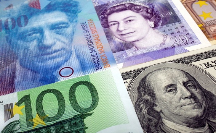 विदेशी मुद्रा डॉलर एक महीने के निचले स्तर से उबरा