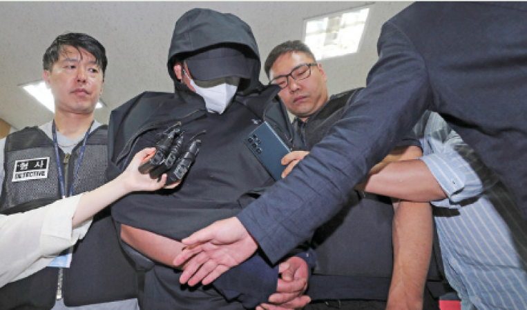 South Korean man would suffer up to ten years in prison for opening the plane door