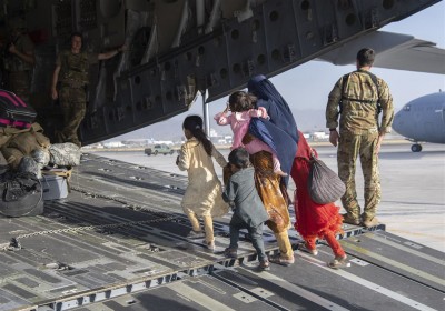 1000 से अधिक अमेरिकी नागरिक अफगानिस्तान से निकासी उड़ानों का कर रहे इंतजार