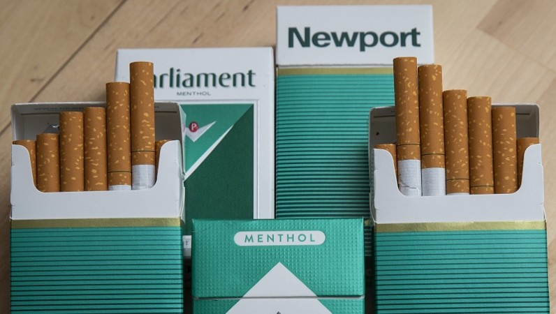 यूएस फूड एंड ड्रग एडमिन ने लगभग दस लाख फ्लेवर वाली ई-सिगरेट की बिक्री पर लगाया प्रतिबंध