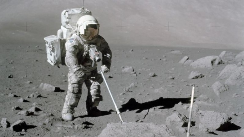 Lunar Dust Mitigation: Gecko-Inspired Lint Roller for Spacesuits