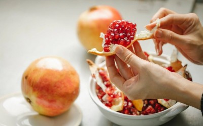 5 Pomegranate Peel Skin Benefits