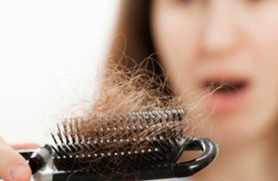 बालों के झड़ने से रोकने के लिए पांच असरदार उपाए