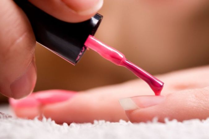 Here are some easy tips to apply nail polish | NewsTrack English 1