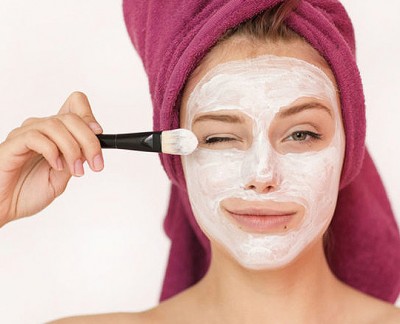 There will be no need for makeup, if you apply curd on your face like this