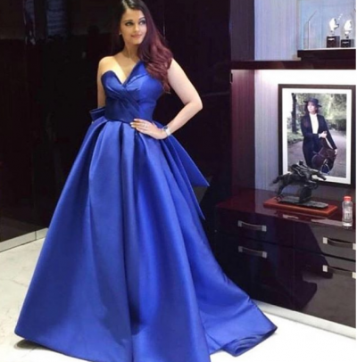 Aishwarya Rai Bachchan looks marvelous as ever in a royal blue gown