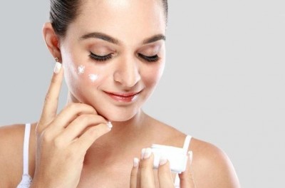 Avoid These Mistakes When Applying Face Cream to Prevent Skin Sagging