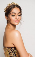 5 times when Sonam nailed it with her Hair accessories