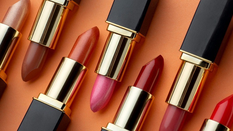 Should you apply lipsticks daily?