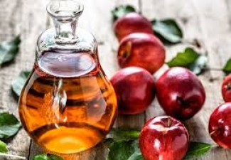 2 Easy ways to use Apple Cider Vinegar for all your skincare and haircare woes