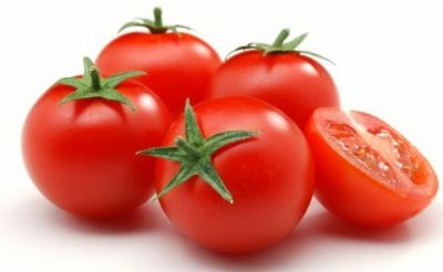 Use tomato to remove tanning from feet